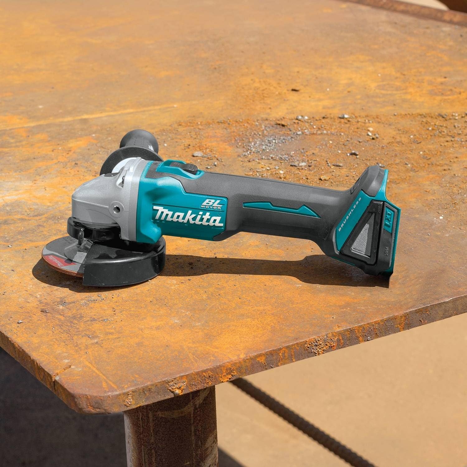 Makita BL1840BDC2 18V LXT Lithium-Ion Battery and Rapid Optimum Charger Starter Pack (4.0Ah) with XAG04Z 18V LXT Lithium-Ion Brushless Cordless 4-1/2” / 5 Cut-Off/Angle Grinder